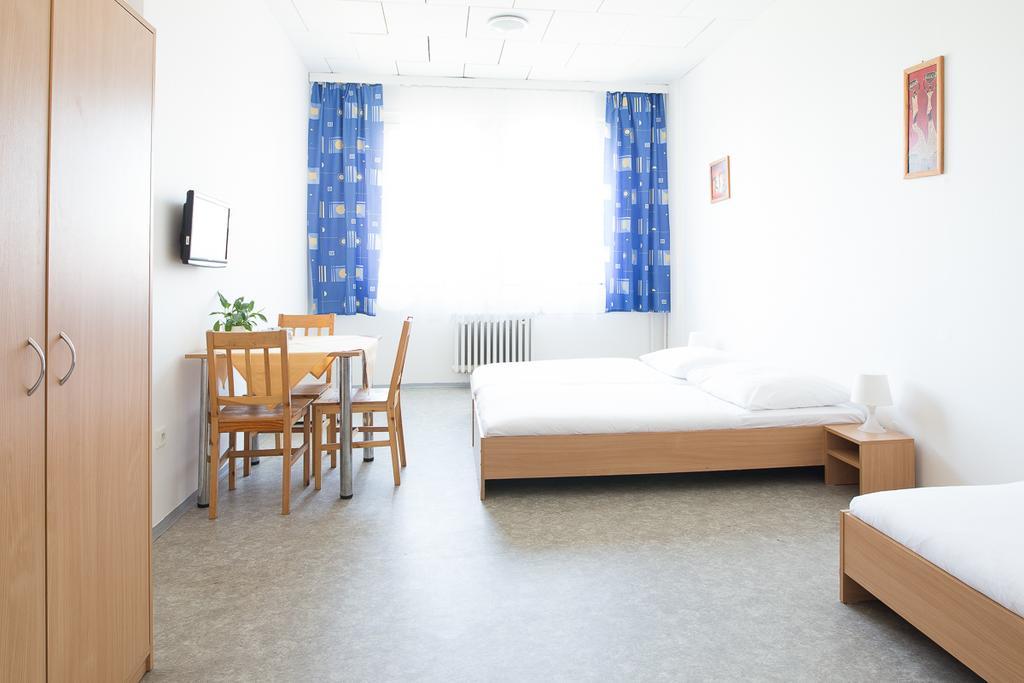 City Hostel Brno Modřice Dış mekan fotoğraf