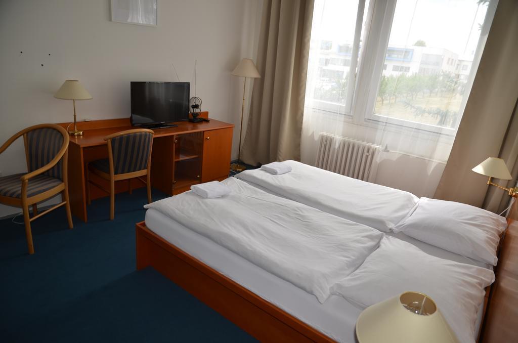City Hostel Brno Modřice Dış mekan fotoğraf